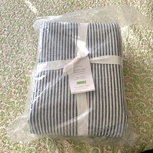 NWT Pottery Barn Wheaton navy Stripe Duvet cover king/cal king